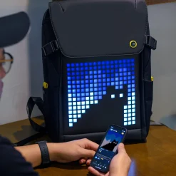 Divoom Pixoo Rucksack mit Pixel Display