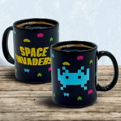 Space Invaders Logo Tasse mit Metallic Finish